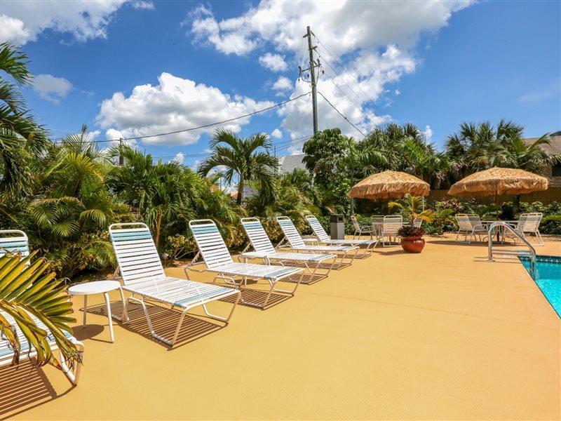 Barefoot Beach Club St. Pete Beach Buitenkant foto