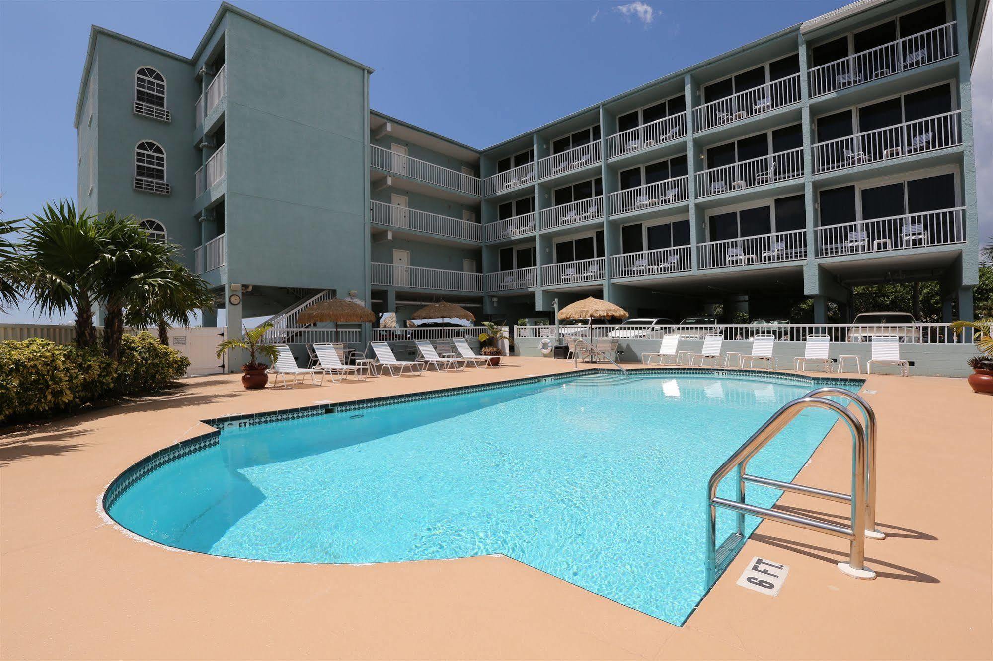 Barefoot Beach Club St. Pete Beach Buitenkant foto
