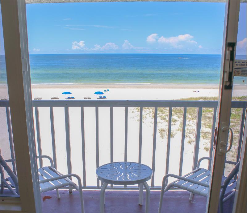 Barefoot Beach Club St. Pete Beach Buitenkant foto